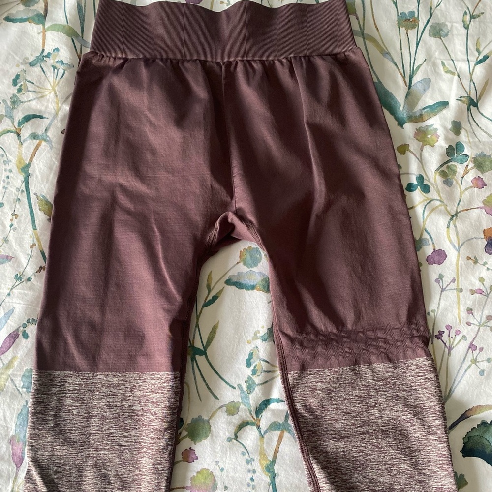 Gymshark two toned leggings size medium just tried on